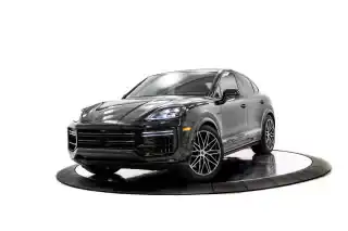2025 Porsche Cayenne Turbo E-Hybrid's photo