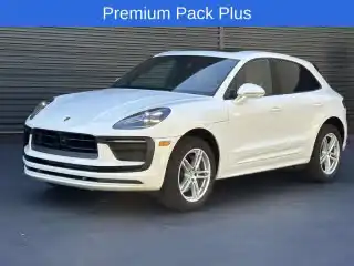 2025 Porsche Macan Base's photo