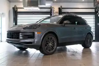2025 Porsche Cayenne Base's photo