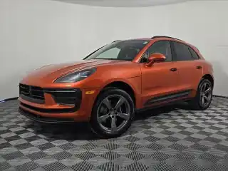 2025 Porsche Macan Base's photo