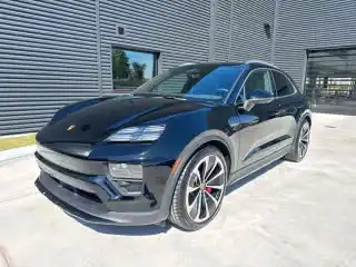 2025 Porsche Macan Macan 4S Electric's photo
