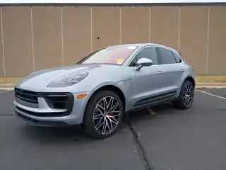 2022 Porsche Macan S's photo