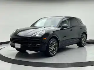 2023 Porsche Cayenne Platinum Edition's photo