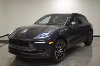 2025 Porsche Macan Base's photo