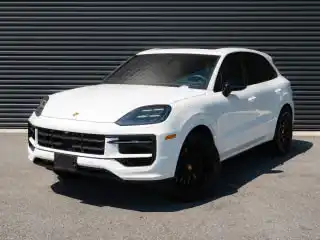 2025 Porsche Cayenne Base's photo