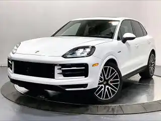 2025 Porsche Cayenne S E-Hybrid's photo