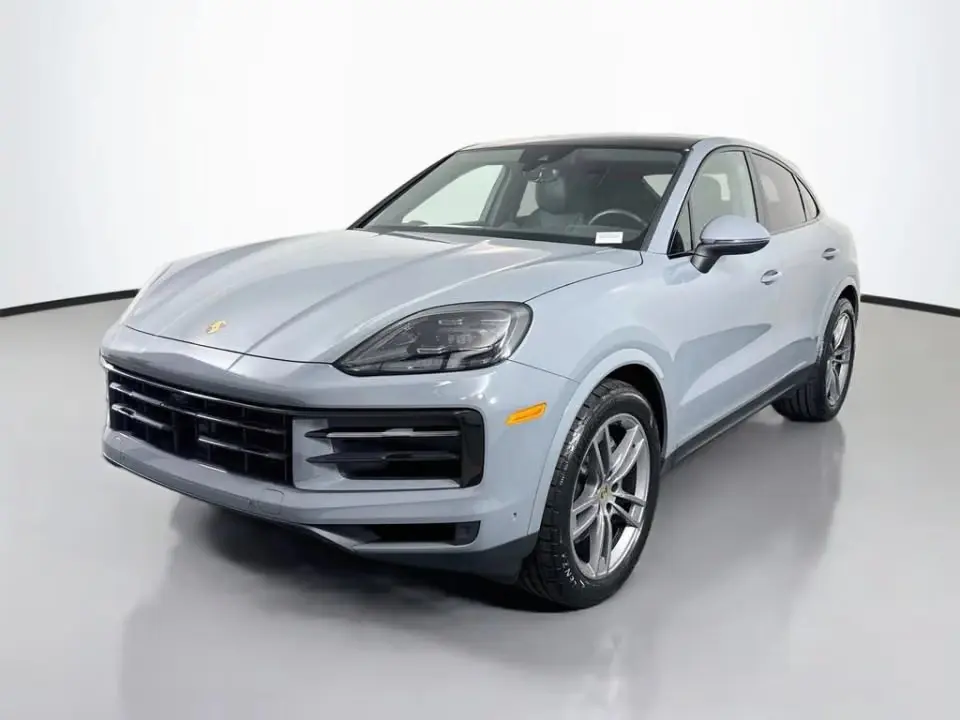 2024 Porsche Cayenne Base photo 3