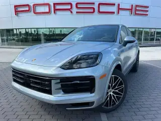 2026 Porsche Cayenne Base photo 5