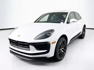 2026 Porsche Macan Base's photo