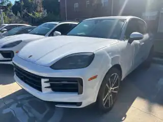 2024 Porsche Cayenne Base's photo