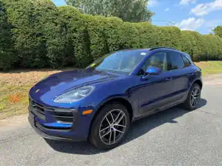 2024 Porsche Macan Base's photo