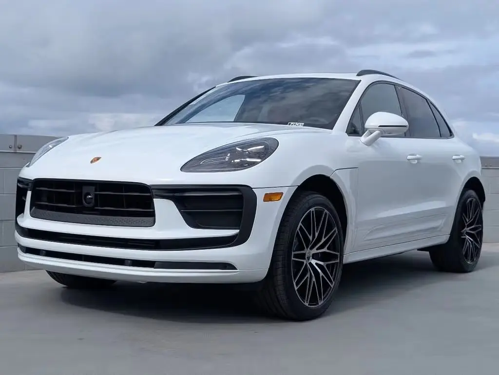 2026 Porsche Macan T photo 4