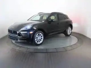2026 Porsche Macan Base's photo