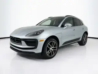2025 Porsche Macan Base photo 5