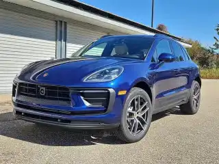 2026 Porsche Macan Base's photo