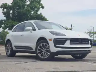 2023 Porsche Macan T's photo