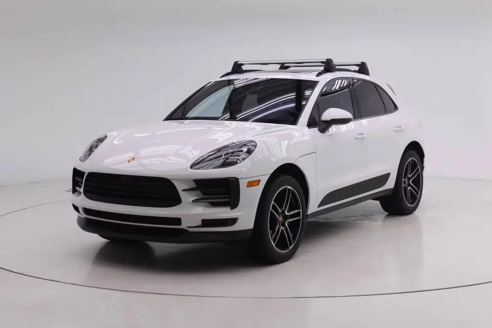 2021 Porsche Macan Base photo 3