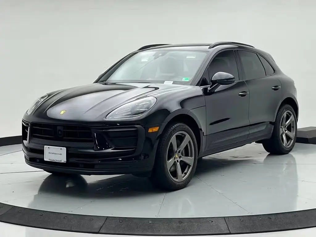 2023 Porsche Macan Base photo 4