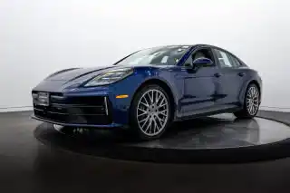 2026 Porsche Panamera 4's photo