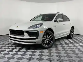 2026 Porsche Macan Base's photo