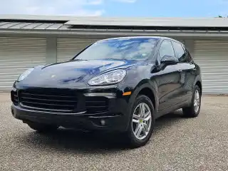 2018 Porsche Cayenne Platinum Edition's photo