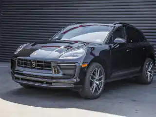 2026 Porsche Macan T's photo