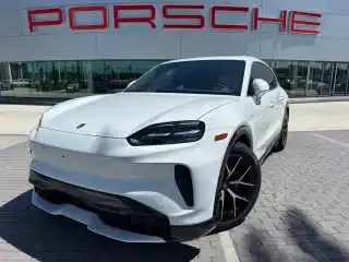 2026 Porsche Cayenne Cayenne S Electric's photo