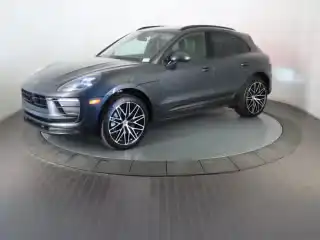 2025 Porsche Macan Base's photo