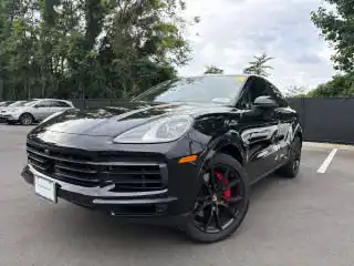 2022 Porsche Cayenne S's photo