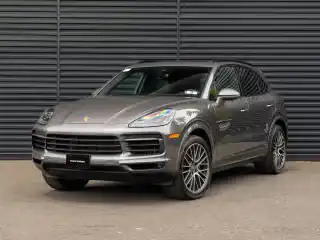 2023 Porsche Cayenne Platinum Edition's photo