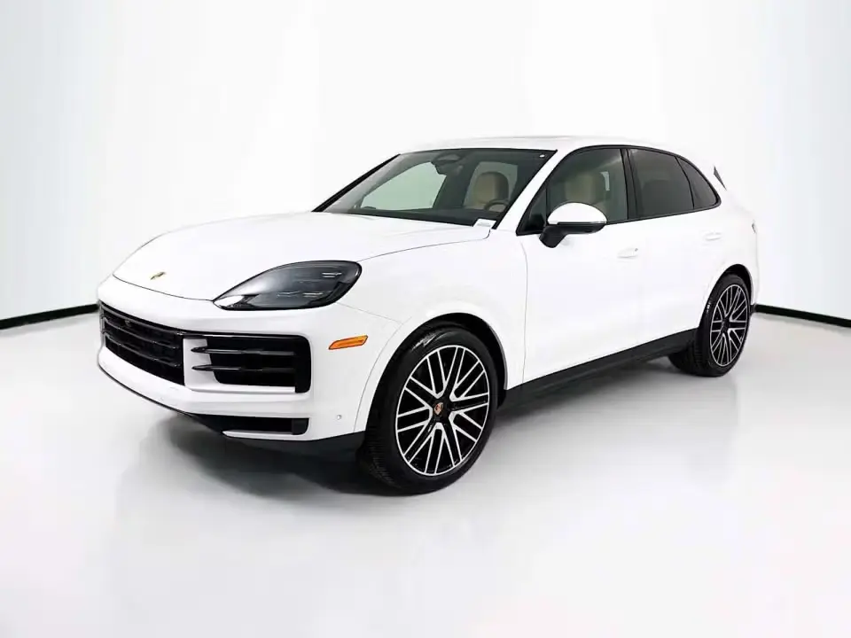 2026 Porsche Cayenne Base photo 3