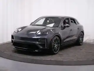 2025 Porsche Macan Macan Turbo Electric's photo