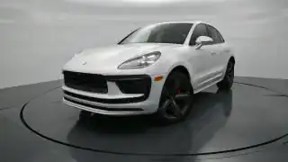2026 Porsche Macan S's photo