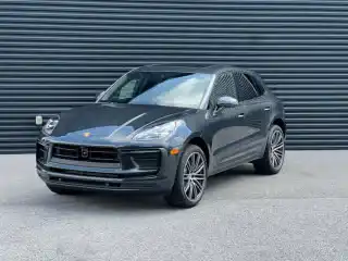 2025 Porsche Macan Base's photo