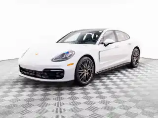2023 Porsche Panamera 4's photo
