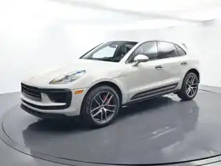 2022 Porsche Macan S's photo