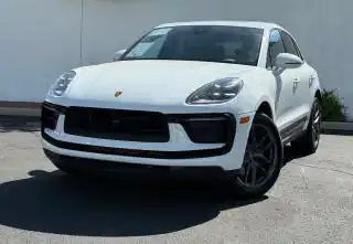 2026 Porsche Macan Base's photo