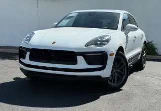 2026 Porsche Macan Base photo 5