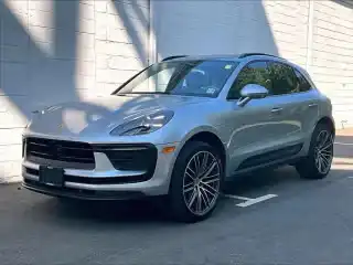 2026 Porsche Macan T's photo