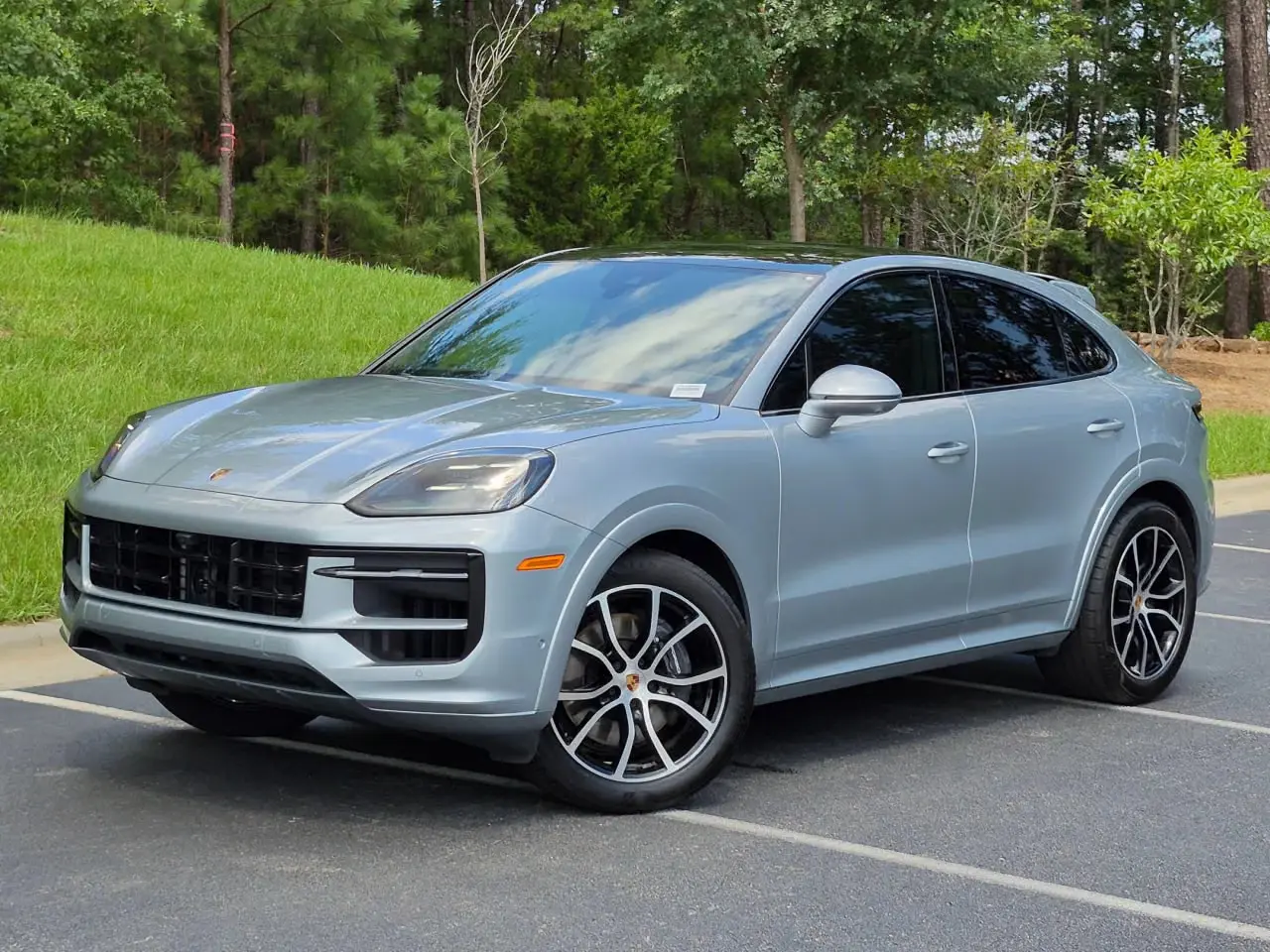 2026 Porsche Cayenne Base photo 4