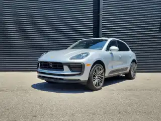 2026 Porsche Macan Base's photo