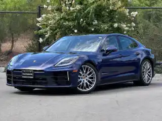2026 Porsche Panamera 4's photo