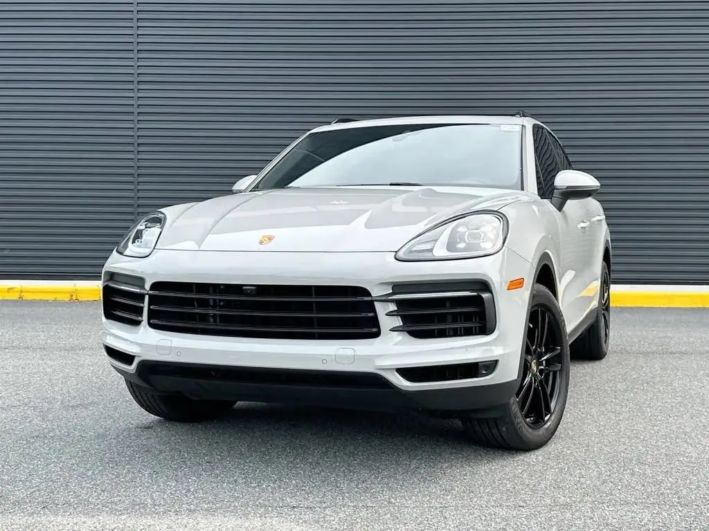 2023 Porsche Cayenne Base photo 4