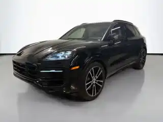2025 Porsche Cayenne GTS's photo
