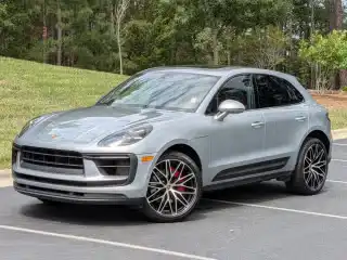 2022 Porsche Macan S's photo