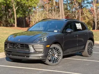 2026 Porsche Macan T photo 5