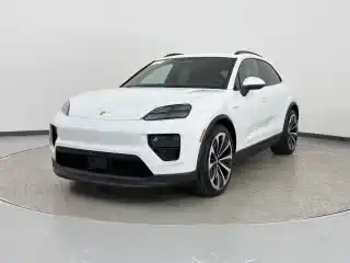 2026 Porsche Macan Macan 4 Electric's photo
