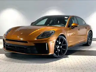 2025 Porsche Panamera 4's photo