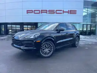 2023 Porsche Cayenne Platinum Edition's photo