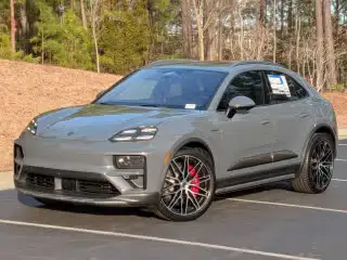 2025 Porsche Macan Macan Turbo Electric's photo